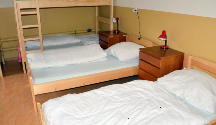 Noclehárna ve Dvoře Králové přestane přijímat klienty. Není o ní zájem