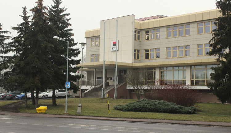 Spolek Rodiče dětí Montessori získal sídlo na autobusovém nádraží v Jičíně