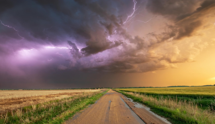 O víkendu naměříme až 27 stupňů. Přidají se přeháňky a také bouřky