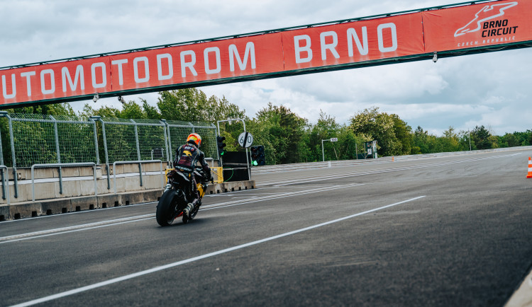 Masarykův okruh má nový povrch. Patří mezi nejlepší na světě, chválí závodník Salač