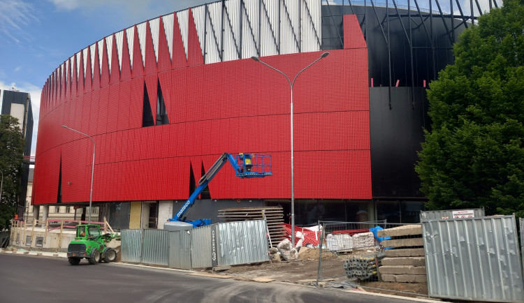 FOTO: Stavba Horácké arény začíná finišovat, dnes a zítra bude uzavřená Tyršova