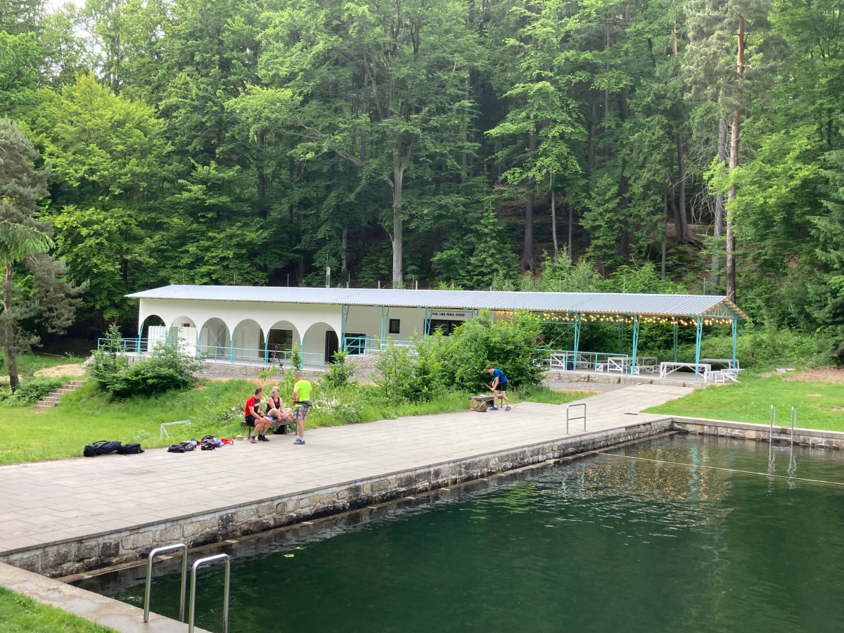 Otevření nového zázemí Lesního koupaliště se odsouvá. Nestihla se kolaudace