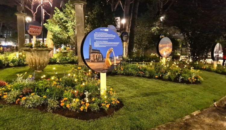 Největší evropskou venkovní výstavu květinového umění v Itálii rozzářila svým záhonem Plzeň