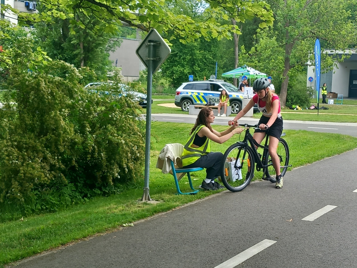 FOTO: Na dopravním hřišti v Jihlavě soutěžila téměř stovka mladých cyklistů
