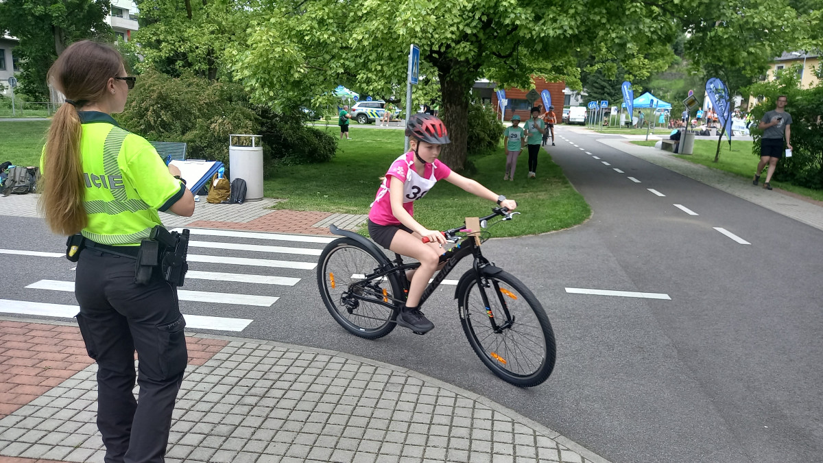 FOTO: Na dopravním hřišti v Jihlavě soutěžila téměř stovka mladých cyklistů