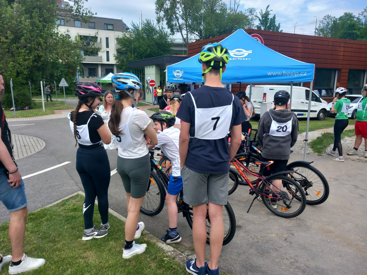 FOTO: Na dopravním hřišti v Jihlavě soutěžila téměř stovka mladých cyklistů