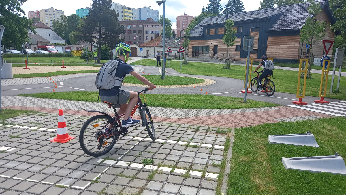 FOTO: Na dopravním hřišti v Jihlavě soutěžila téměř stovka mladých cyklistů
