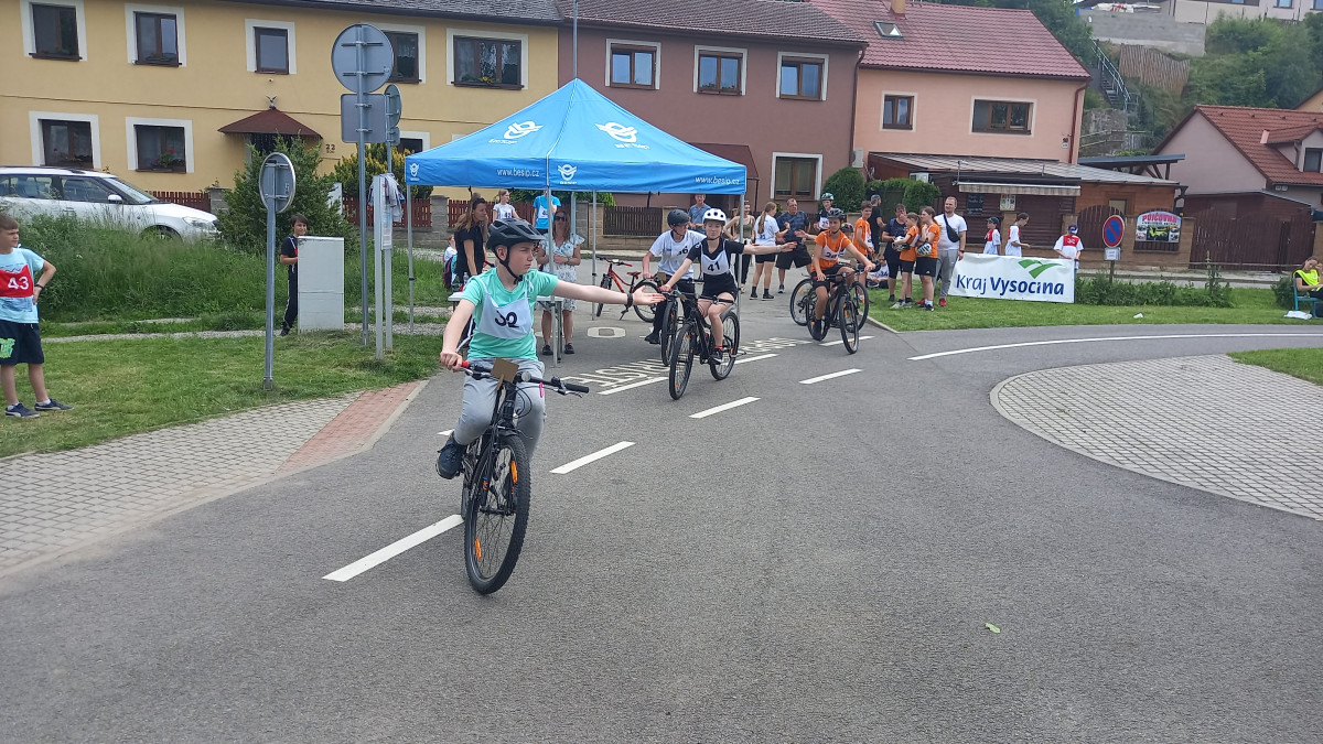 FOTO: Na dopravním hřišti v Jihlavě soutěžila téměř stovka mladých cyklistů