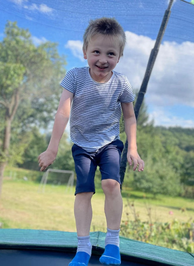 Vojtíšek zůstane navždy dítětem, jako by se zastavil čas. Rodiče to ale nevzdávají