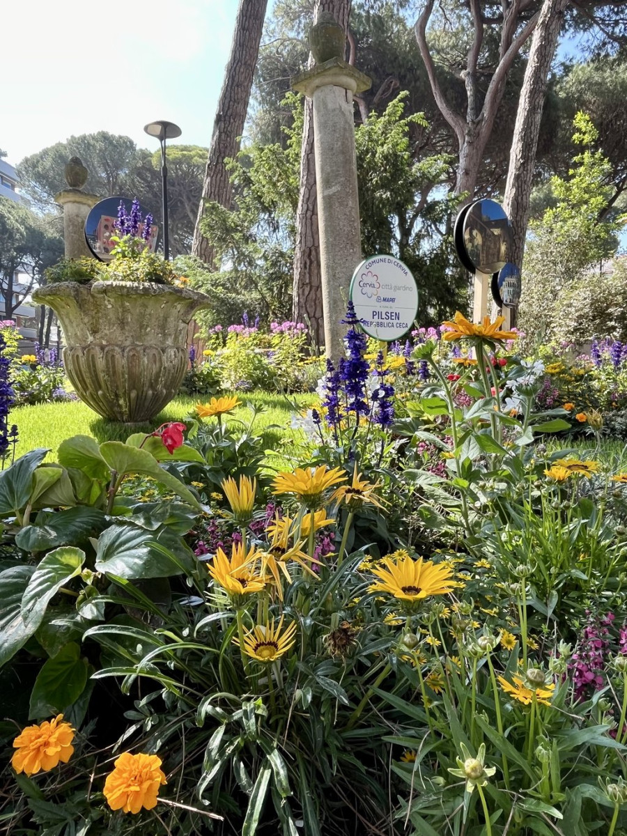 Největší evropskou venkovní výstavu květinového umění v Itálii rozzářila svým záhonem Plzeň