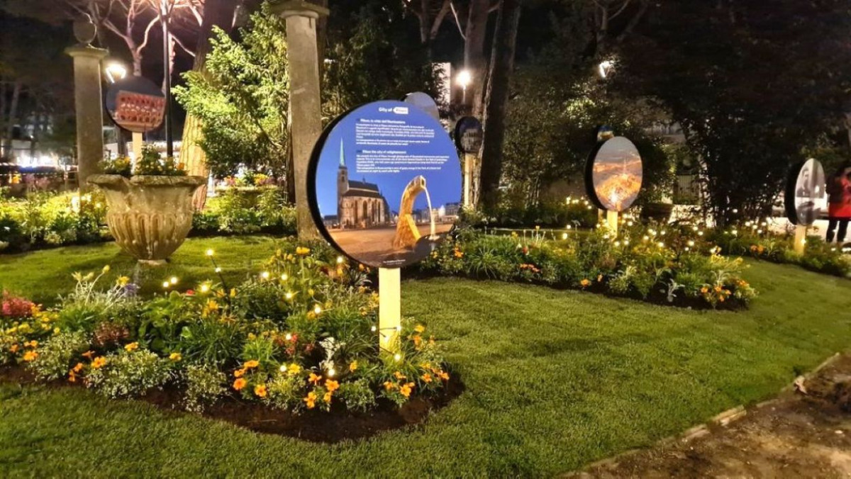 Největší evropskou venkovní výstavu květinového umění v Itálii rozzářila svým záhonem Plzeň