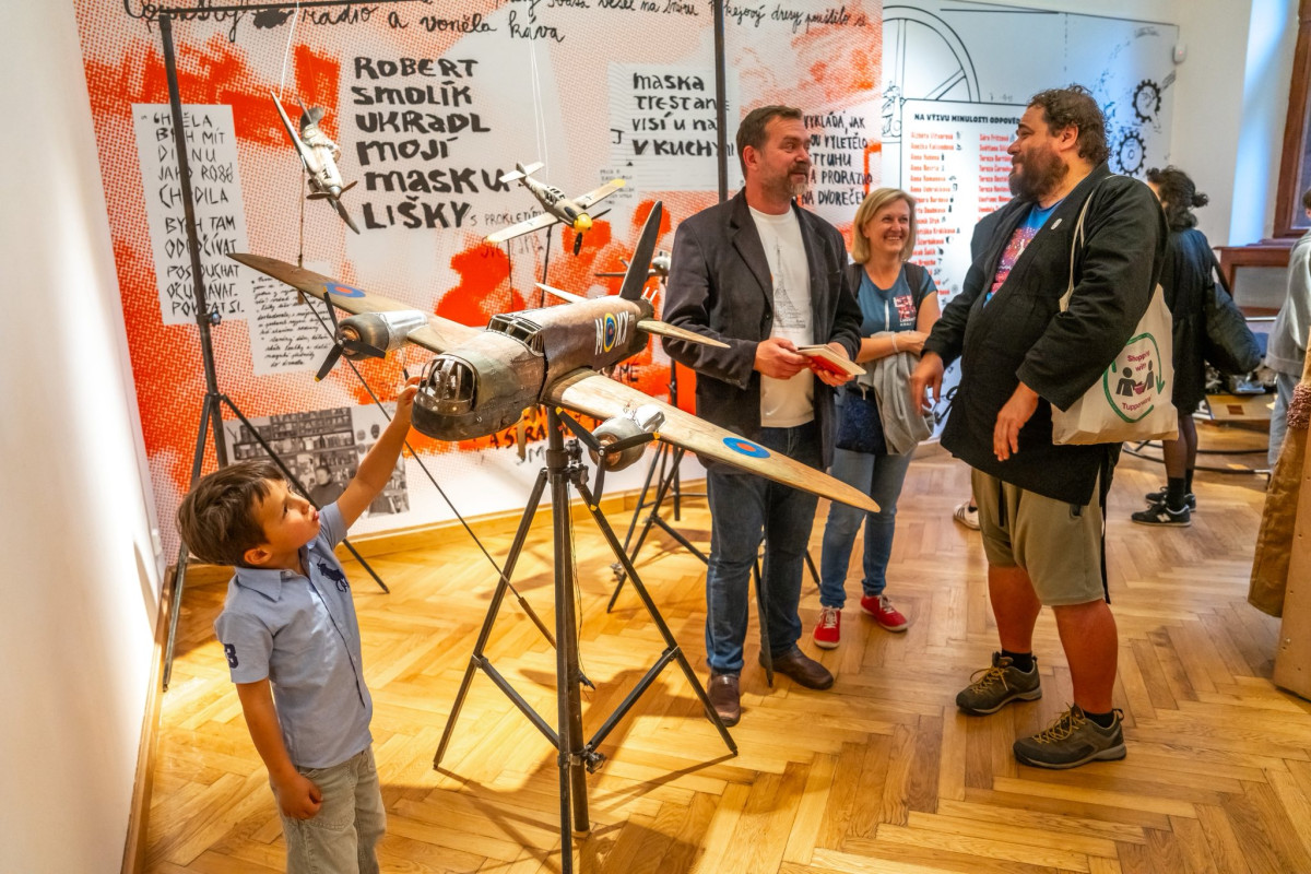 Výstava v Severočeském muzeu ukazuje loutkářské začátky studentů DAMU