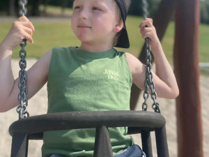 Vojtíšek zůstane navždy dítětem, jako by se zastavil čas. Rodiče to ale nevzdávají