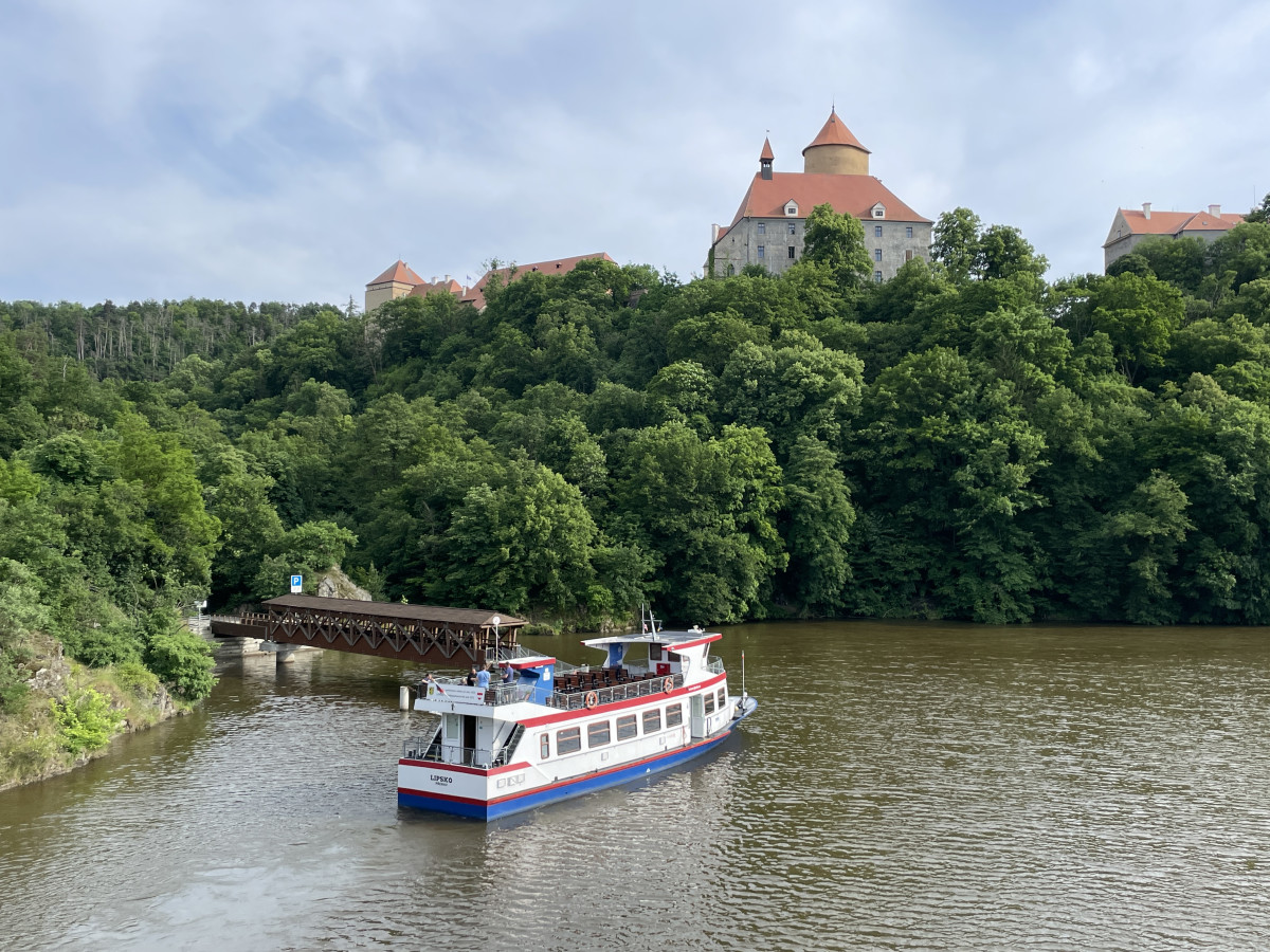 Přírodní koupaliště na jižní Moravě jsou vhodná ke koupání, lákají hygienici