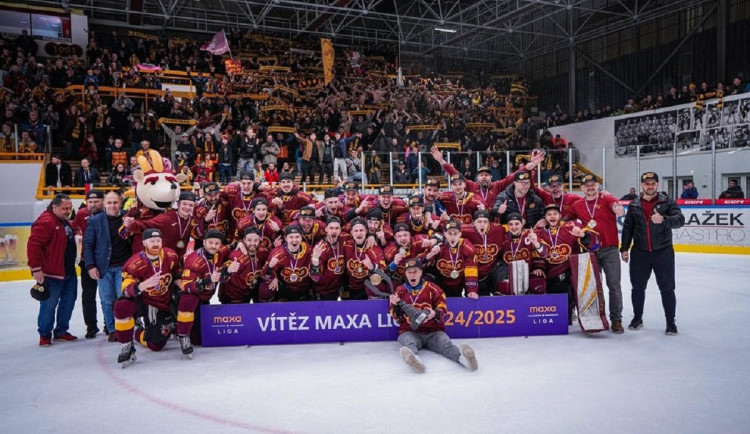 Finišujeme smlouvu o prodeji klubu HC Dukla Jihlava, potvrdil primátor Ryška