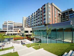 FOTO: Tunelem z náplavky do hotelu. Bývalý InterContinental otevřel další prostory