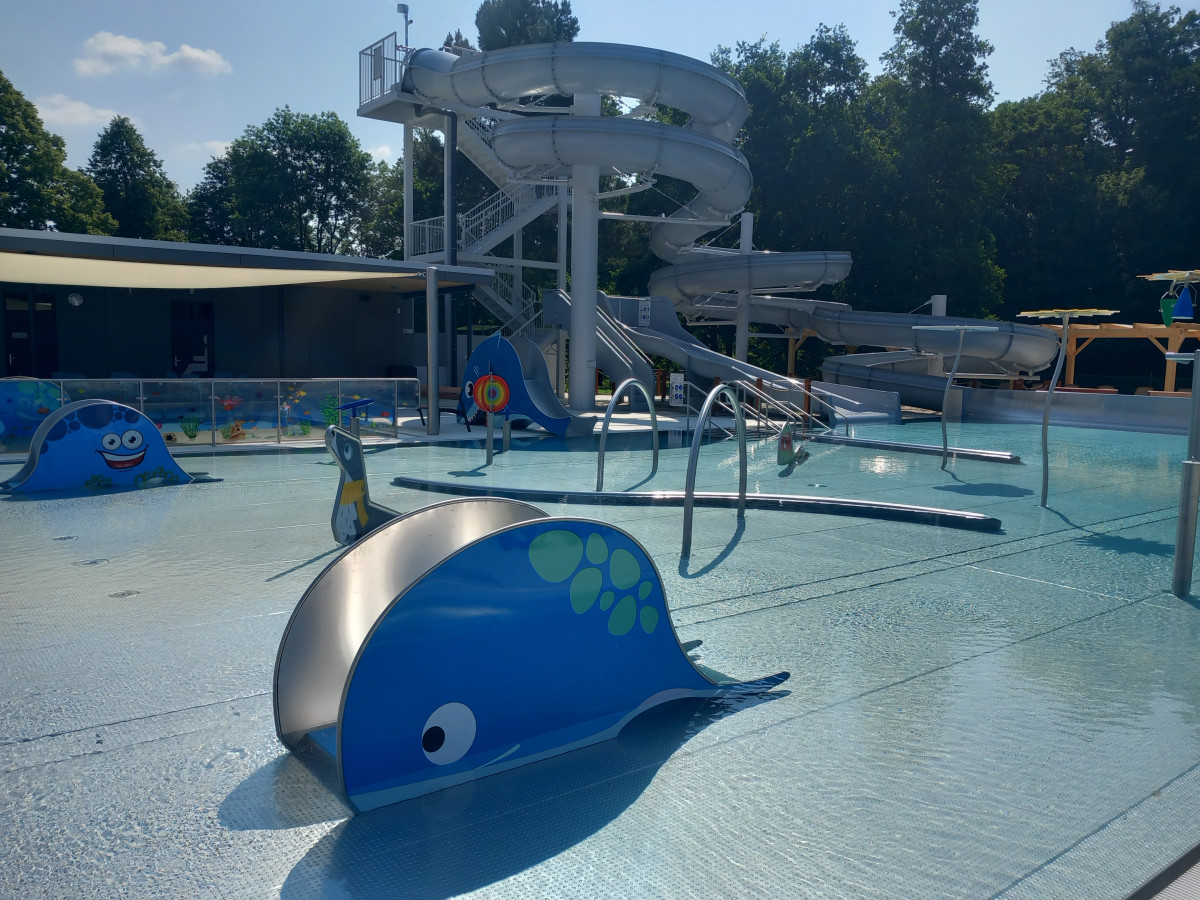 VIDEO: Koupaliště Polanka v Třebíči vypadá jinak. Cílem je návrat do devadesátek