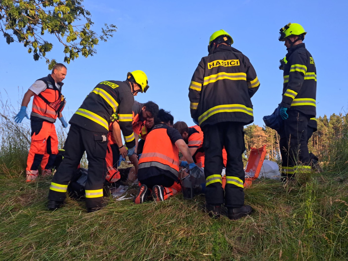 Muž zemřel při manipulaci se zemědělskou technikou, případ řeší kriminalisté