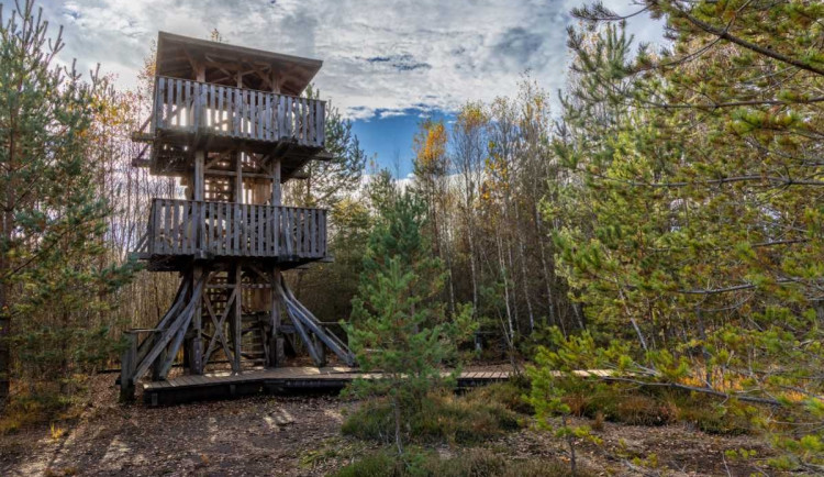 Vyhlídka na Soumarském rašeliništi je ve špatném stavu. Nahradí ji nová