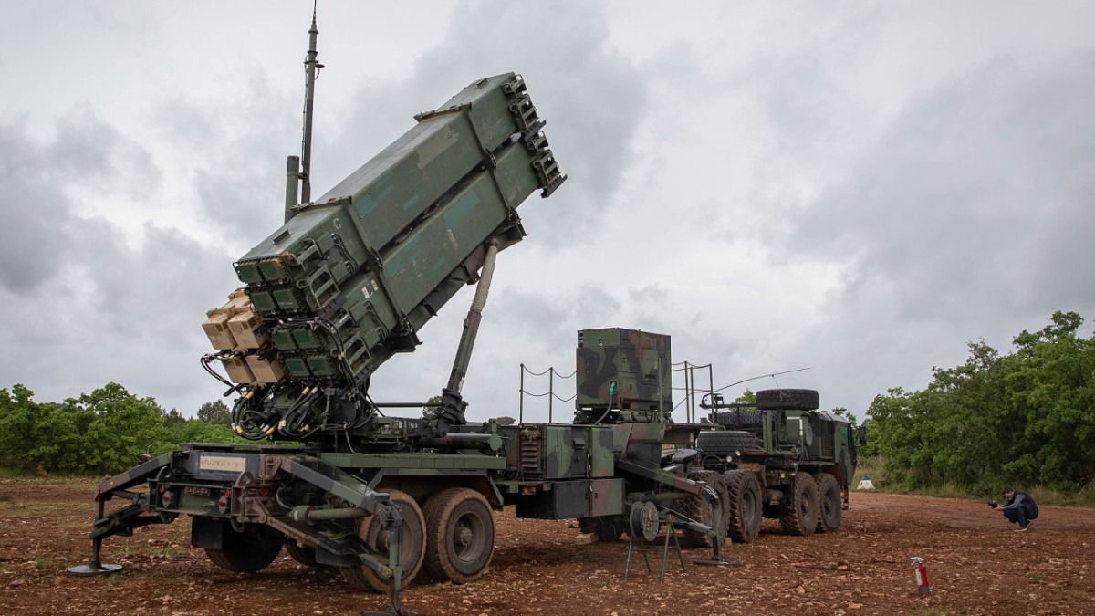 Pentagon pozastavil dodávky některých zbraní Ukrajině kvůli nízkým zásobám