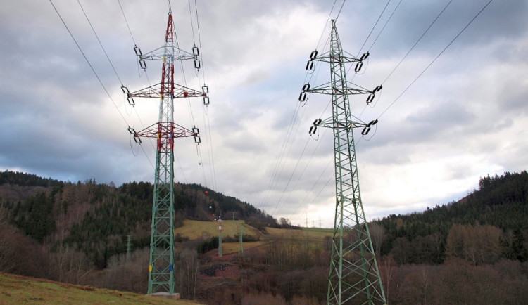 Část Česka je bez elektřiny, výpadek proudu postihl osm rozvoden