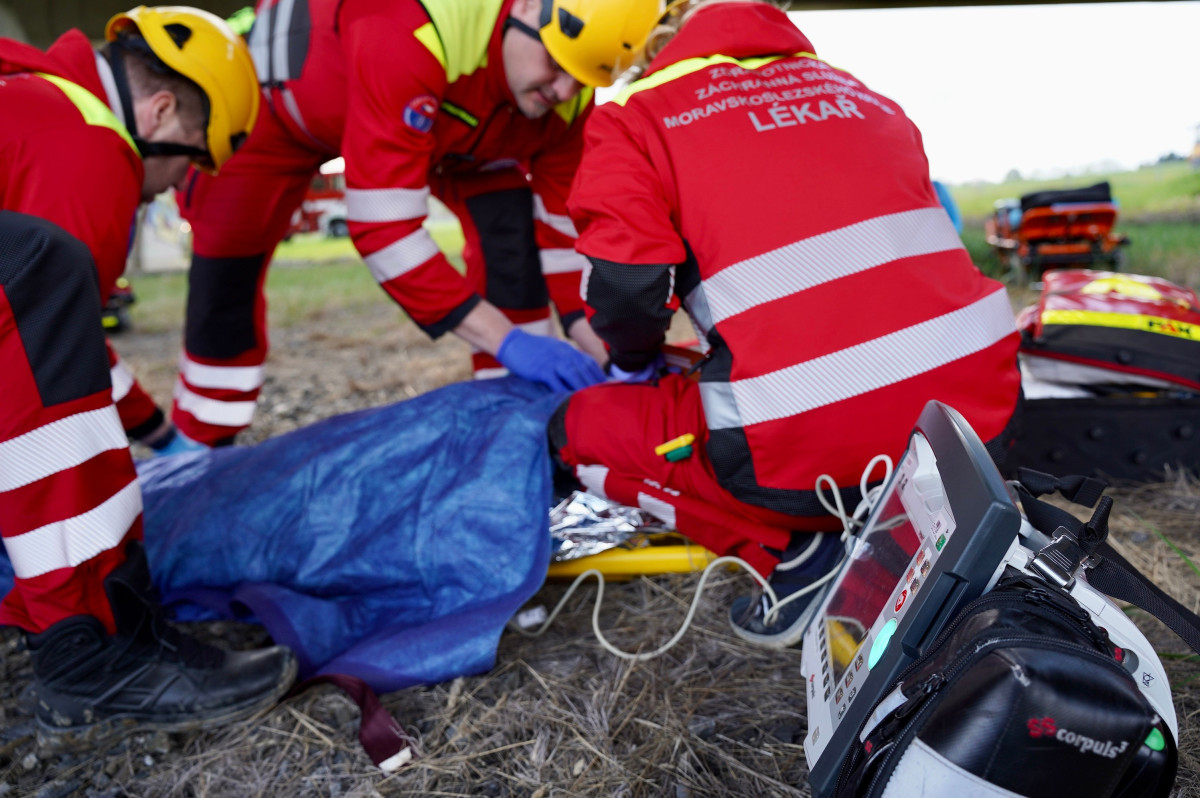 Na Bruntálsku se o víkendu při pádech vážně zranili motorkář a dva cyklisté