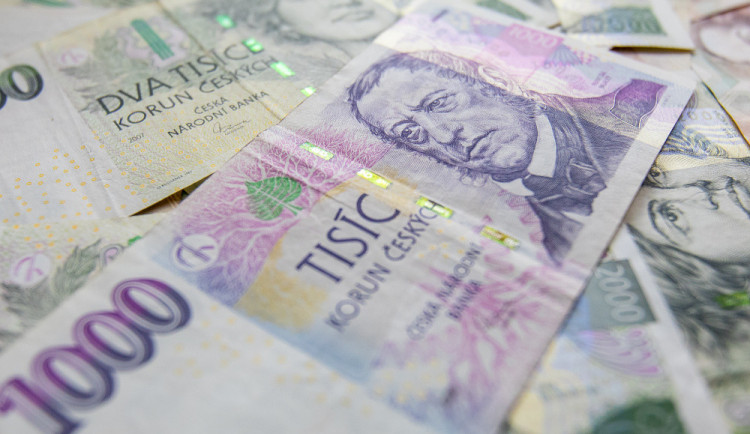 Tři čtvrtě milionu pryč. Senior z Olomoucka na internetu hodnotil filmy, přišel o úspory