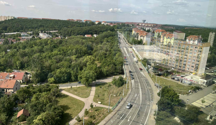 Jak se dostat na Masarykův okruh? Nejlépe bez auta, zadarmo autobusem z Bohunic