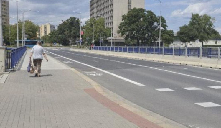 V Přerově pozor. Na dva dny se kvůli opravám zavírá frekventovaný most Míru