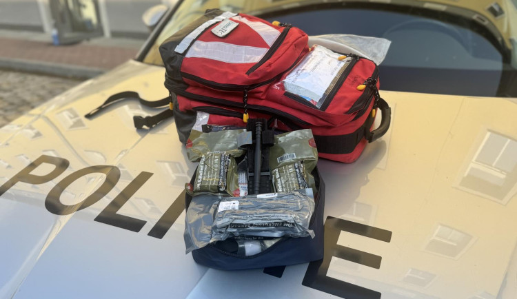 Žena se v Liberci vážně pořezala o aku pilu. Pomohli policisté