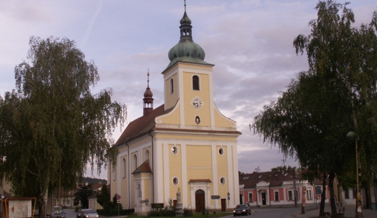 Ostravský spisovatel Valentin Jestřábský nepsal česky, ale moravsky, a kritizoval zapíjení kořalky pivem