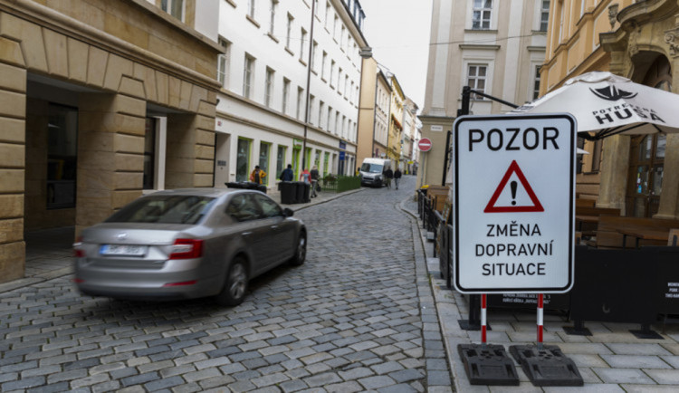 Po čtyřech letech návrat k původní verzi. Jednosměrky z Horního náměstí v Olomouci čeká změna