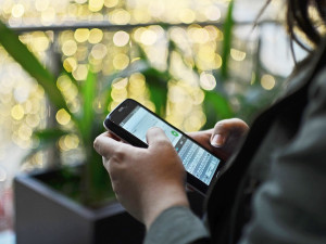 Podvodníci se vydávají za rodinné příslušníky, posílají sms. Policie varuje