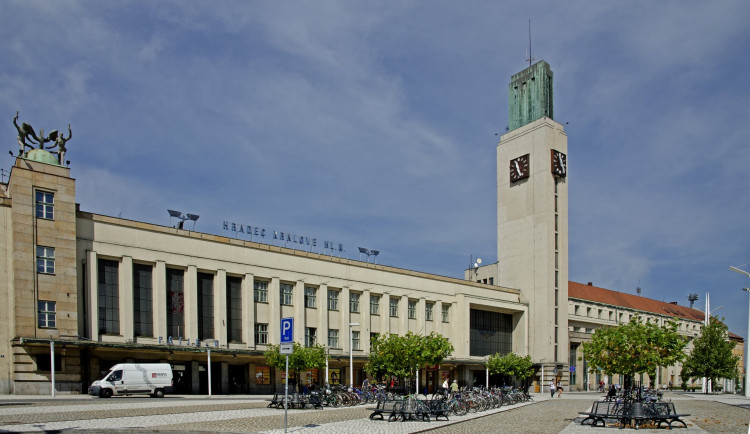 Východní Čechy plánují zlepšení vlakového spojení. Z Hradce do Pardubic každých 15 minut