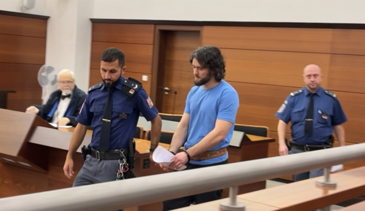 Zapálil bar s lidmi, teď podal dovolání. Verdikt přezkoumá Nejvyšší soud