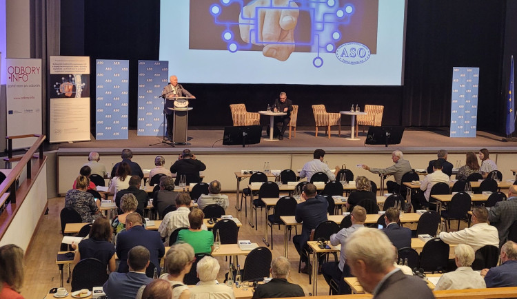 Jaký vliv změn na trhu práce budou mít nové technologie a AI?