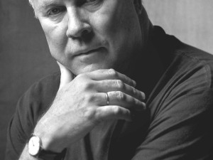 Zemřel americký divadelní režisér Robert Wilson. Umělec, který působil i v Česku