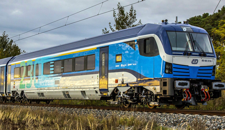 Na cestující čeká výluka na trati z Červeného Kostelce do Trutnova