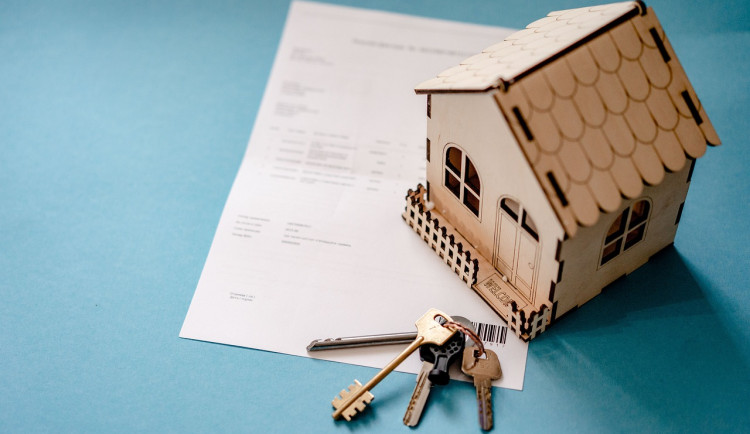 Hypotéky opět zdražují, průměrná sazba překročila 5 %