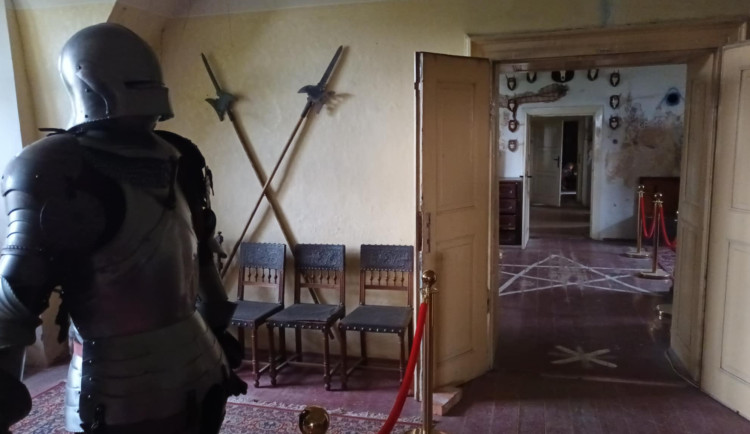 TIP NA VÍKEND: Tajemné komnaty a starobylý nábytek. Zámek ve Ptení se otevřel veřejnosti