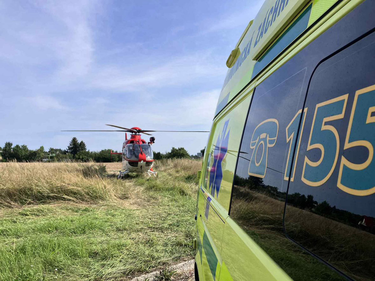 Pád z pěti metrů a bezvědomí. Zraněnou dívenku ze Zoo Olomouc transportoval vrtulník