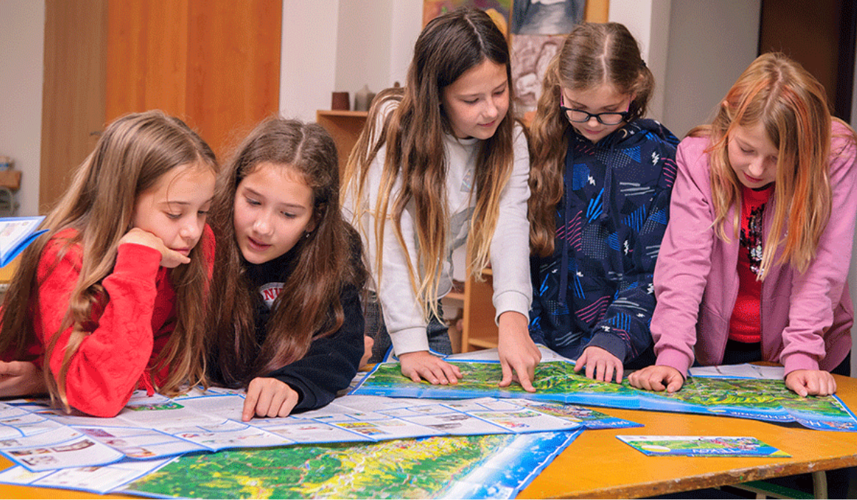 Tipy na výlety v okolí Blanska i Boskovic nabídne cyklomapa malovaná dětmi