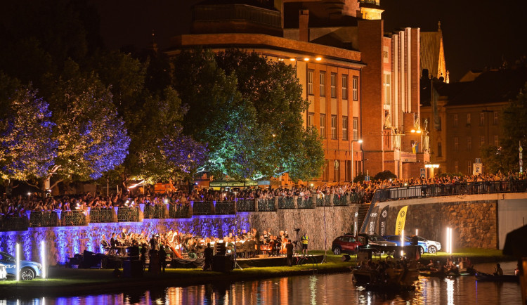 Open Air pro Hradec: Soňa Červená oslaví 100 let hudbou pod širým nebem