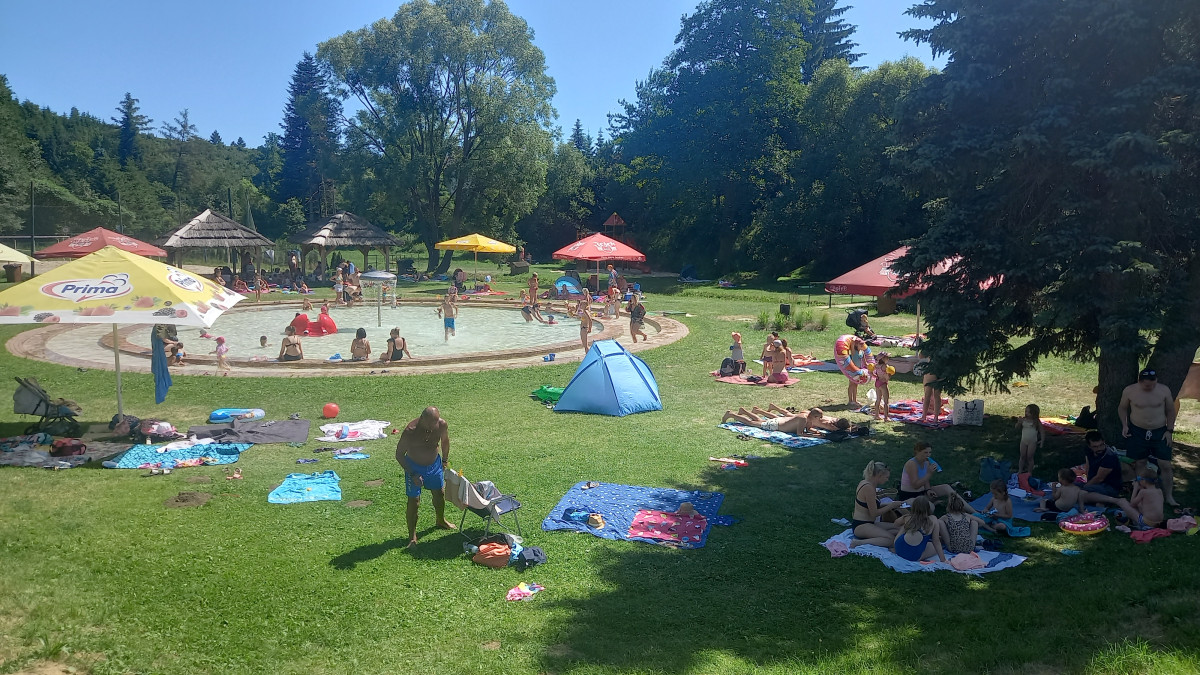 FOTO: Koupaliště v Lukách bylo v červenci čtrnáct dní zavřené, nyní opět ožilo