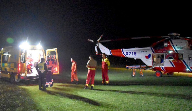 Myslivec, který zasáhl a vážně zranil hledače pokladů, prý střílel na lišku