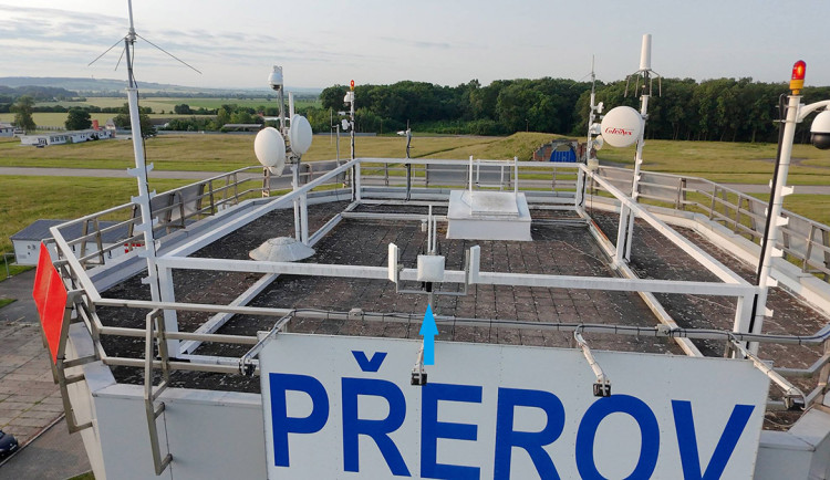 Drony pod drobnohledem. Oblast strategického letiště v Přerově nově hlídá inovativní technologie