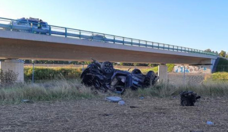 Mladá řidička zemřela při nehodě u Ševětína, s autem vyletěla z vozovky