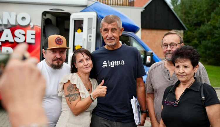 Po ráně berlí má mít Andrej Babiš klid, s občany v Olomouckém kraji se v úterý nepotká