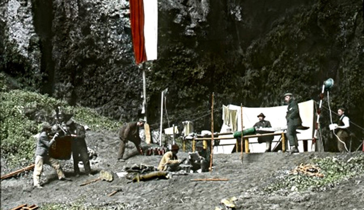 Před 120 lety Absolon sestoupil do Macochy, expedice trvala šest dnů a pět nocí