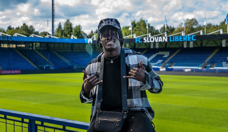 Slovan si vyhlédl afrického mladíka v Lotyšsku. Zlepšuje se každým utkáním, chválí Nezmar